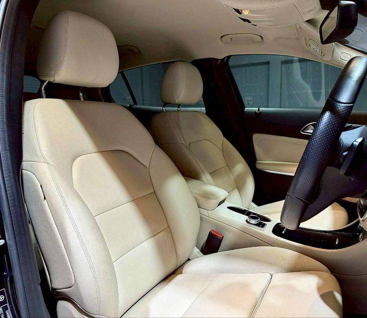 Mercedes-Benz GLA200 (W156) ปี 2017 6