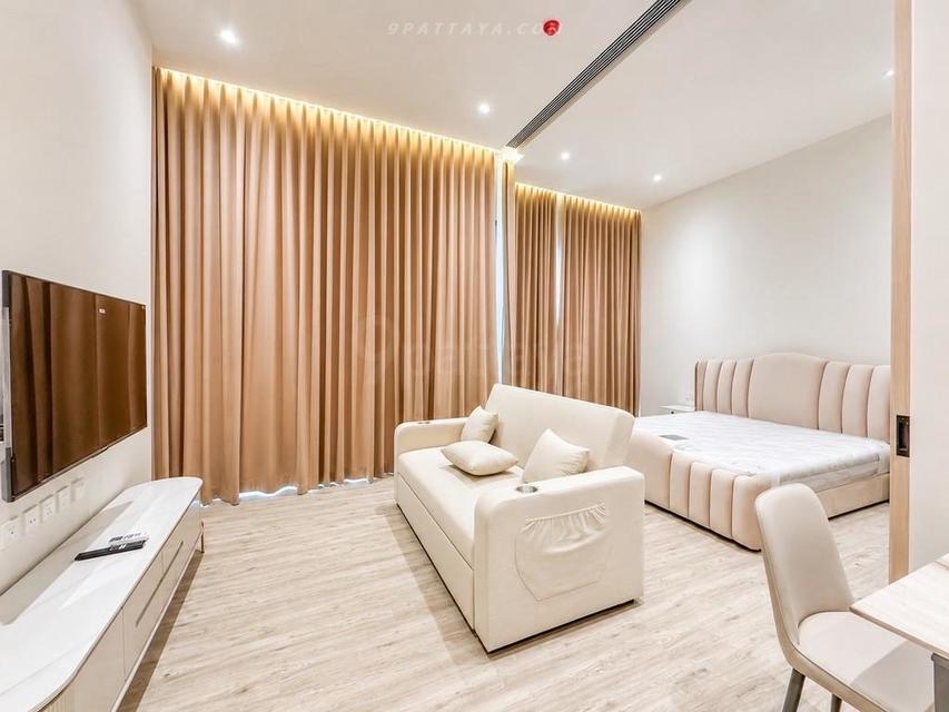 For Rent — High-Floor Luxury Condo at Arom Wongamat, Pattaya 2