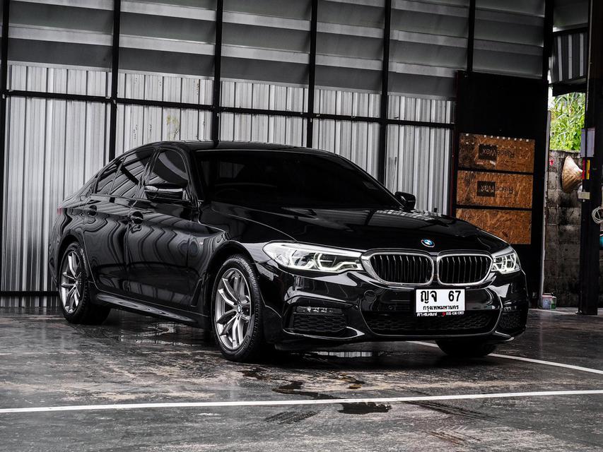 BMW Series5 520d M Sport ปี 2021 สีดำ เลขไมล์ 30,000 กิโล ( รับประกันเลขไมล์แท้ ) 1