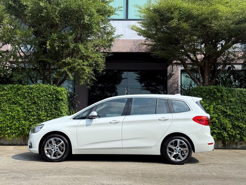 2017 BMW 218i GRAND TOURER ( 7 ที่นั่ง ) รถมือเดียวออกป้ายแดง รถวิ่งน้อยเพียง 80,000 กม เข้าศูนย์ทุกระยะ รถไม่เคยมีอุบัติเหตุครับ รูปที่ 5