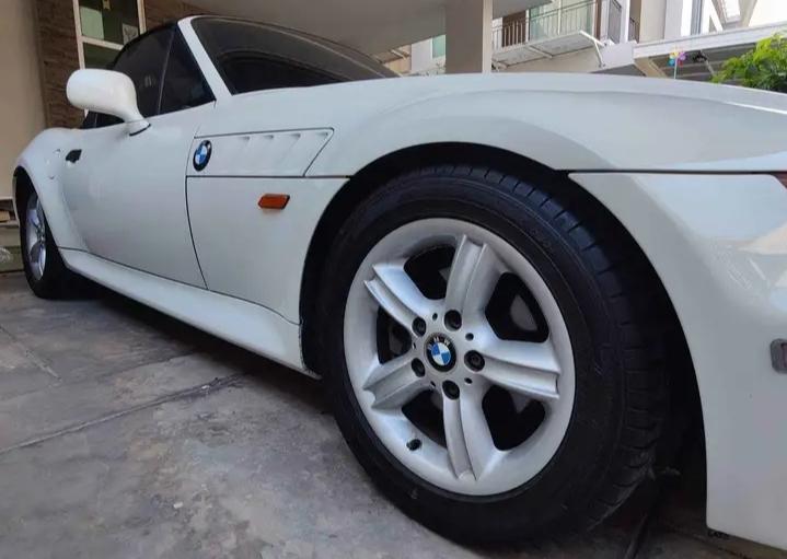 BMW Z3 สีขาว 4