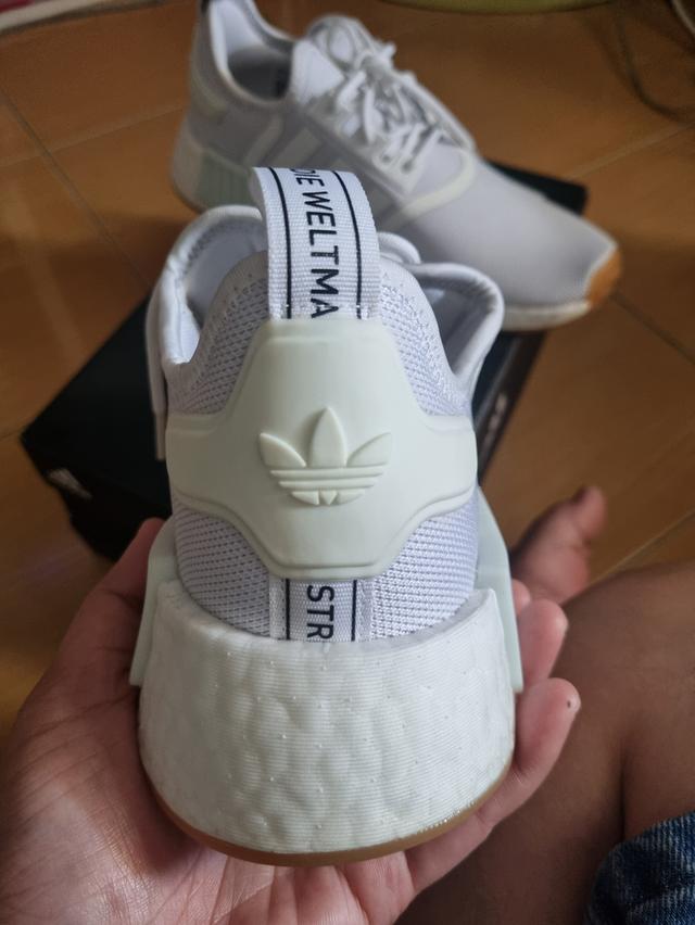 Adidas ORIGINALS MEN NMD_R1 GZ9260ขนาด UK เบอร์ 6 1/2