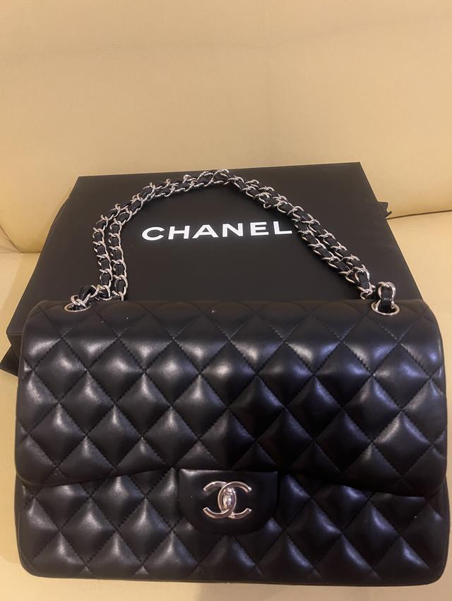 กระเป๋า Chanel Classic Jumbo สภาพใหม่มาก อยู่แต่ในกล่อง ครบทุกชิ้นพร้อมใบรับประกันจาก shop ในพารากอน 2