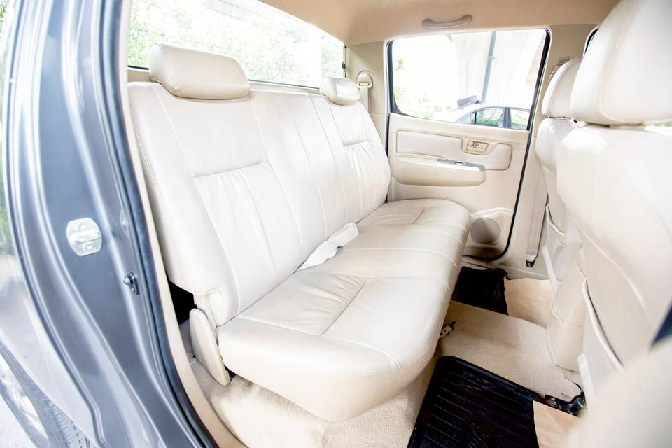 Toyota Vigo Double Cab 4 ประตู 2.5E ดีเซล ปี 2010 สีเทา  12