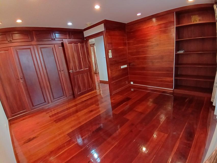 Floraville Condominium 7