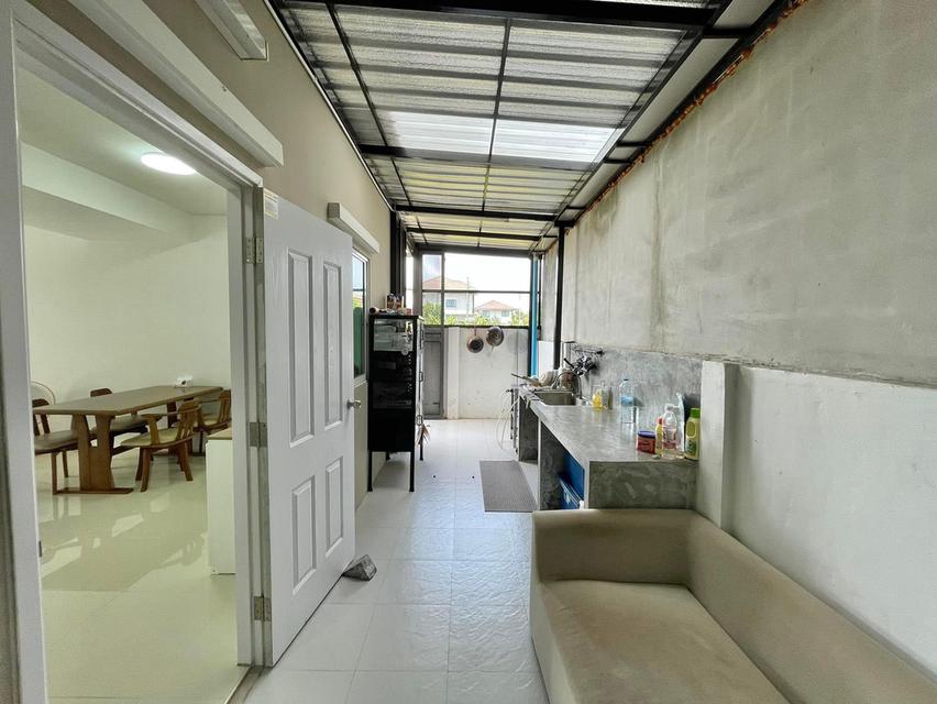 ทาวน์เฮ้าท 2 ชั้น ใกล้รถไฟฟ้าสายสีเขียว 6