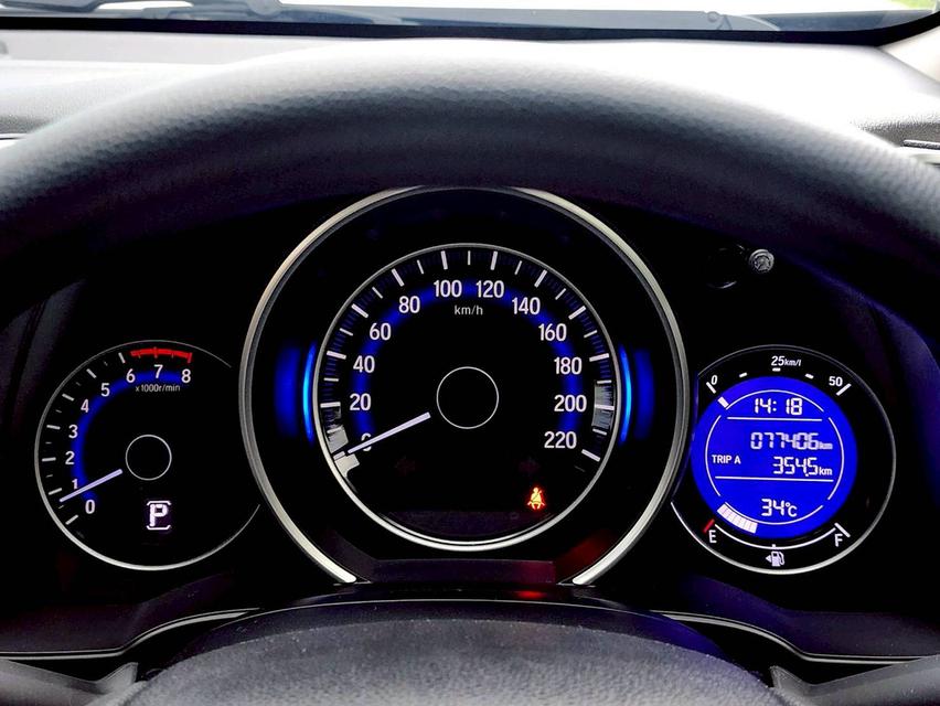 ขาย Honda Jazz 1.5V+ ปี19 8