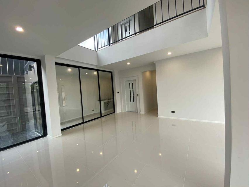 HOME OFFICE ให้เช่า BRITTON ลาดพร้าว 41 แยก 16 มีลิฟต์ 467 sq.m. หน้าบ้านกว้าง มีลิฟต์ ทิศใต้ 2
