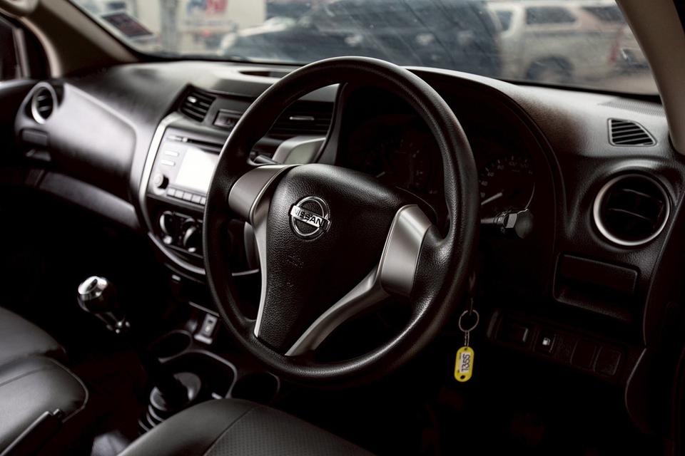 NISSAN NAVARA NP300 2.5 SL SINGLE CAB สีเทา ปี 2017 มือเดียวป้ายแดง 12