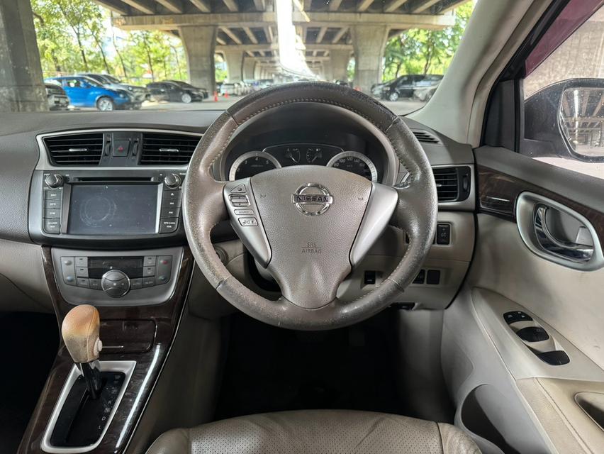 2013 Nissan Sylphy 1.6 V AT รถสวย มือเดียวป้ายแดง รูปที่ 11