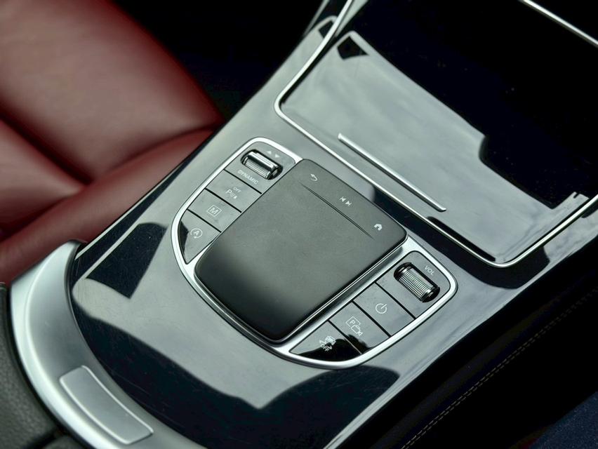 Mercedes Benz GLC220d AMG Coupeปี 2019 10