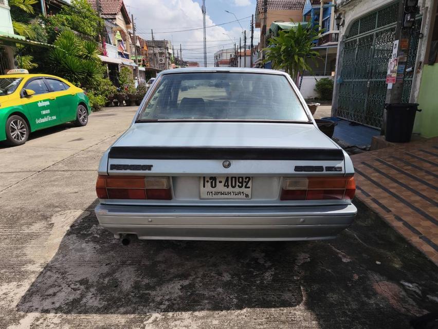 รถเก๋ง เปอร์โยรุ่น 305 ปี1995 11