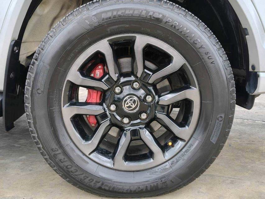 TOYOTA FORTUNER 2.8 GR SPORT BLACK TOP 4WD ปี 2023 รูปที่ 13