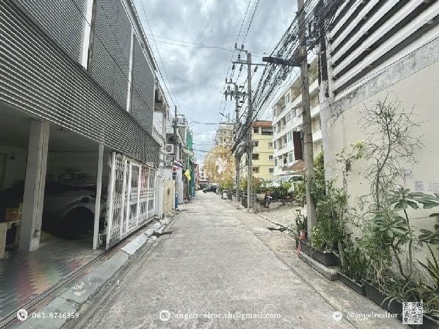 ขายทาวน์โฮม 2 คูหา ย่าน รัชดา – ห้วยขวาง 350 ม. ถึง MRT สุทธิสาร ตกแต่งสวย Fully Furnished พร้อมอยู่ 11