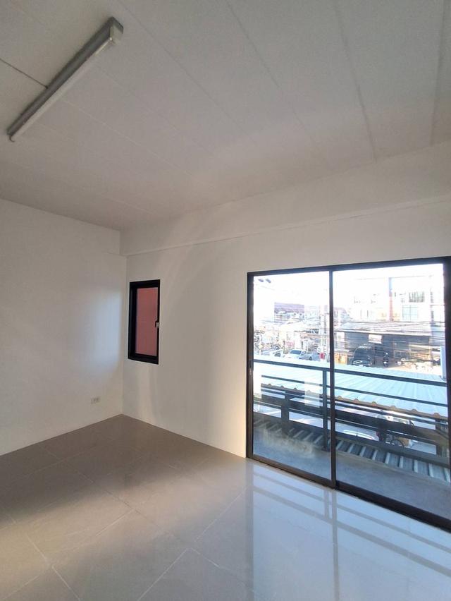 อาคารพาณิชย์ 2 หลังคู่ 8