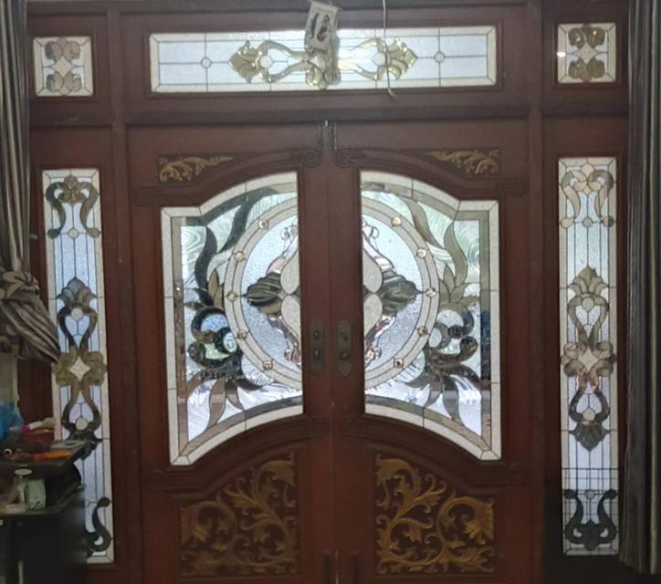 ประตูบ้านบานคู่ กระจกลายทอง 2