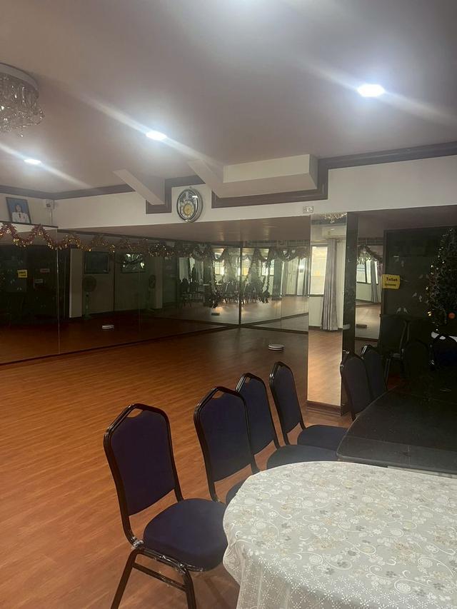 🏢 สำนักงาน 3 ชั้น พร้อมใช้งาน พื้นที่ประมาณ 450 ตร.ม. 📍 ทำเลพระยาสุเรนทร์ – รามอินทรา 109 💰 ขายเพียง 9,000,000 บาท 10
