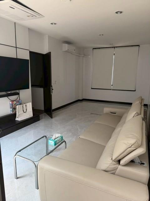 ให้เช่า โฮมออฟฟิศ Luxury Home Office 5 ชั้น 350 ตรม. ระดับพรีเมียม The Pride เดอะ ไพรด์ พัฒนาการ 30 พร้อมลิฟท์ ใกล้ทองหล่อ-เอกมัย 4