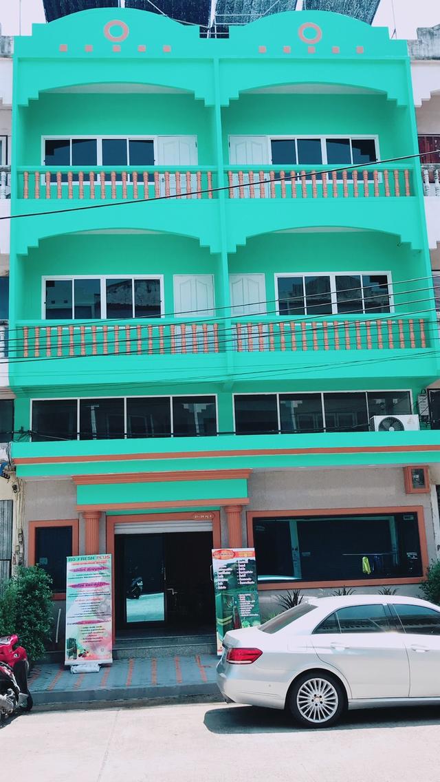 ตึกสองคูหา 3ชั้นครึ่ง หมู่บ้านพรทวี วิลล่า4 เลียบคลองทวีวัฒนา 1