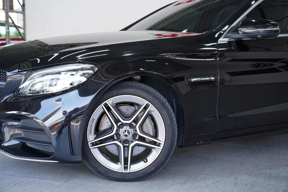 MERCEDES-BENZ C300 2.0 E ปี2019 จด2021 สีดำ 2