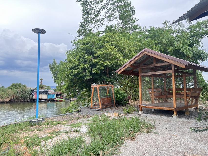 ขายบ้านพร้อมที่ดินติดทะเล บรรยากาศดี เนื้อที่กว่า 1 ไร่ 13
