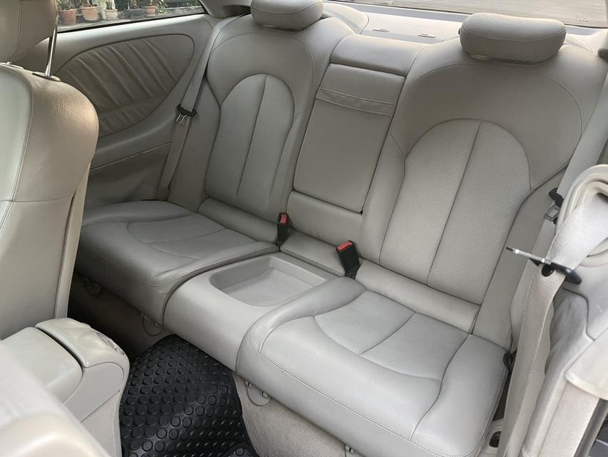 ลดพิเศษ ถูกและสวยเลิศสุดในตลาด!! ราคา 399,000 เท่านั้นCLK200ฝาดำ (W209) สีดำ เกียร์ A/T ปี2005 แบตเตอรี่ใหม่ 9