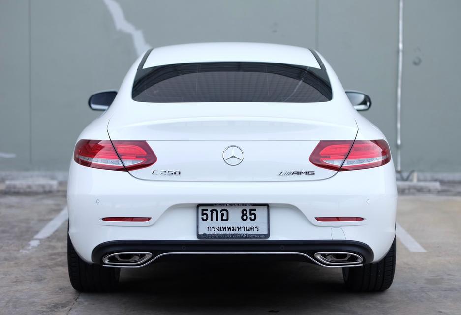 Mercedes-Benz C250 Coupe AMG ปี 2017 สีขาว ราคาดี หาอยู่ด่วนช้าอด รูปย่อยที่ 4