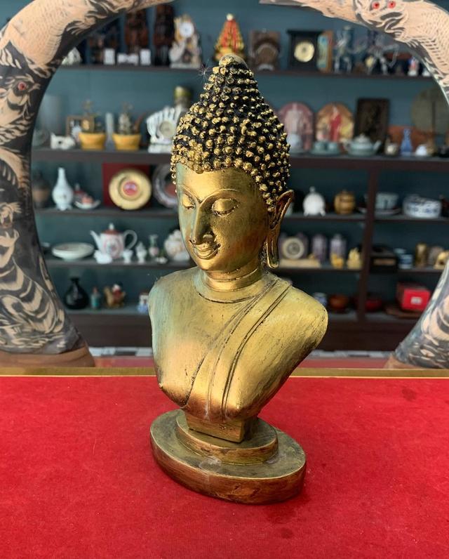 พระพุทธรูปครึ่งองค์ งานเรซิน 3