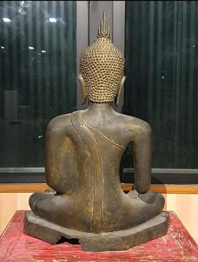 พระบูชาเก่า 10 นิ้ว