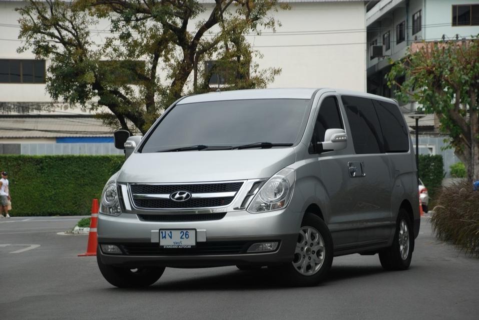 2010 จด 2011 Hyundai H-1 2.5 Deluxe รถยนต์ 11 ที่นั่ง รถครอบครัว ราคา 399,000 บ.