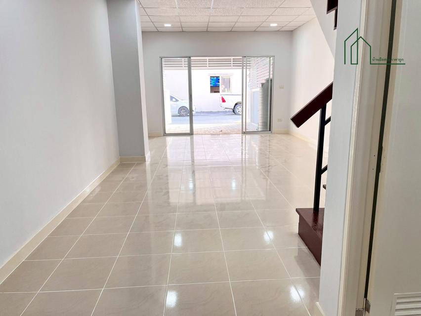 ทาวน์เฮ้าส์ 2 ชั้น หมู่บ้านชายคลอง รีโนเวทพร้อมอยู่ 12