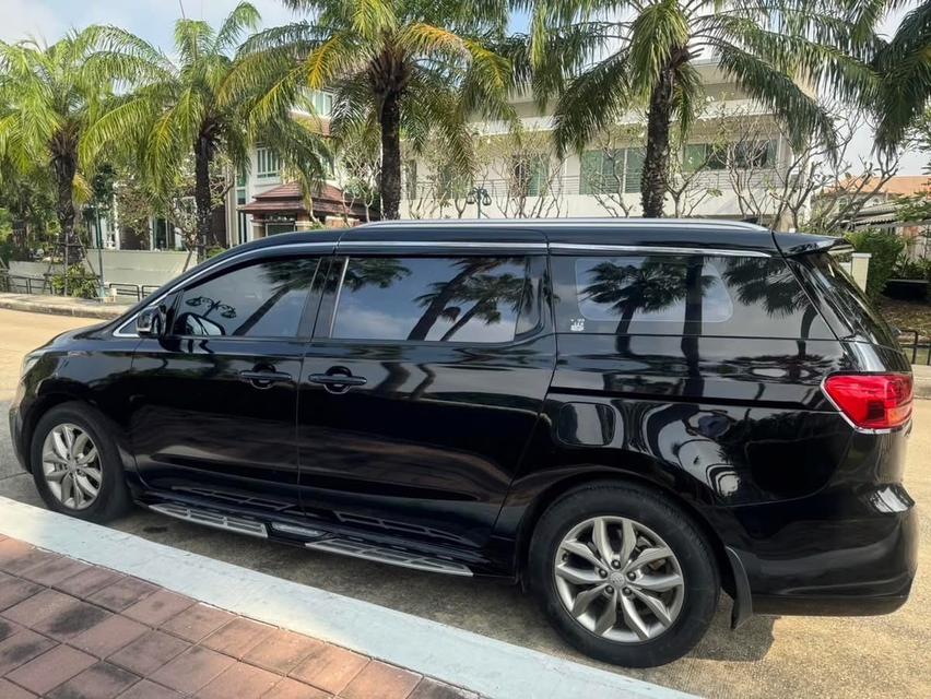 Kia Grand Carnival EX สีดำ ปี 2018 5