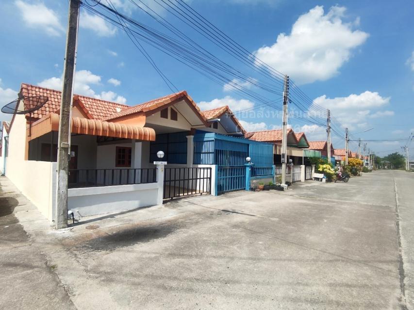 ให้เช่า ทาวน์โฮม HS052 หลังมุม มีแอร์ เฟอร์พร้อมอยู่ บ้านบึง ชลบุรี ป.ปริญญา 96 ตรม 23.9 ตรว ทำเลดี ใกล้ ตลาดชัยแสงทอง โ รูปย่อยที่ 2