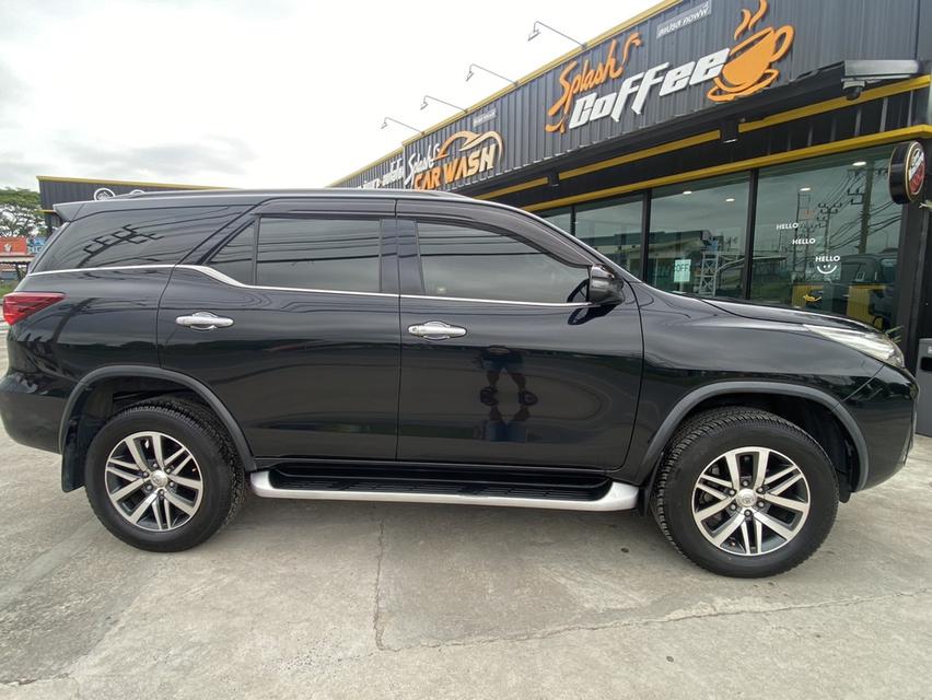 Toyota Fortuner รุ่น 2.4V ขับ2 4