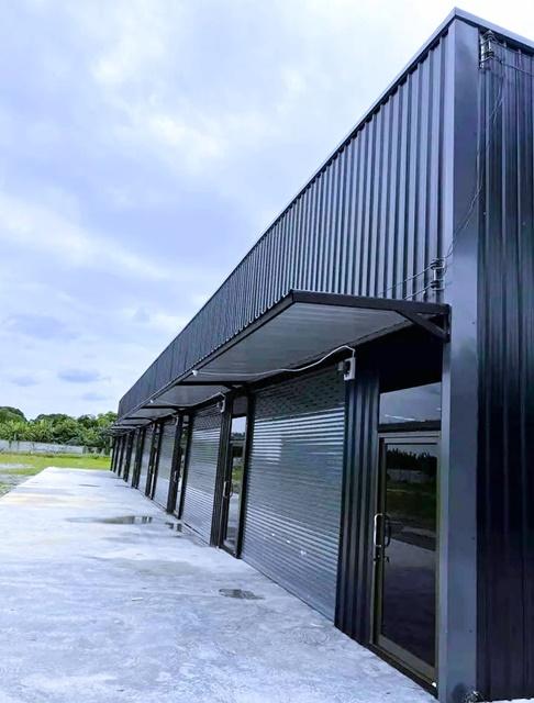 สารีบุตร ฉลองกรุง1-10 ตลาดนัดวินวินสุวรรณภูมิ 3.8 กม สโมสรกีฬาเอชแอนด์เอ 1.0 ม. ให้เช่าโกดังใหม่ 300 ตร.ม. 75 ตร.วา. ติด 8