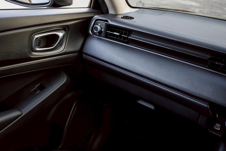 HONDA HR-V 1.5 E e:HEV AT 2023ไมล์ 109,xxx km. !! ราคา 659,000 บาท 12