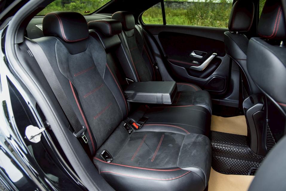รหัสรถ CBL5996 Mercedes-Benz A200 AMG Dynamic W177 AT 2023 10