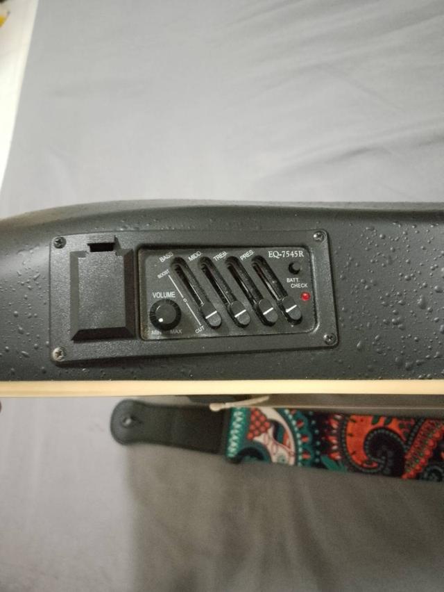 กีตาร์หลังเต่าไฟฟ้า 41" Paramount