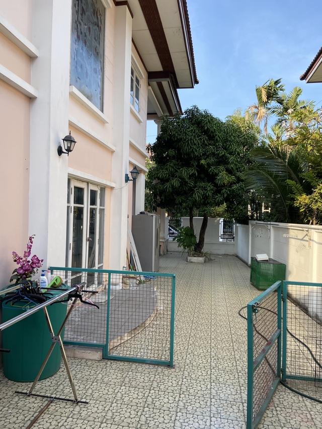 บ้านเดี่ยว มือ 2 ทำเลดี ติดโลตัสศรีนครินทร์ ขายต่ำกว่าราคาตลาด 10.9 ลบ 13