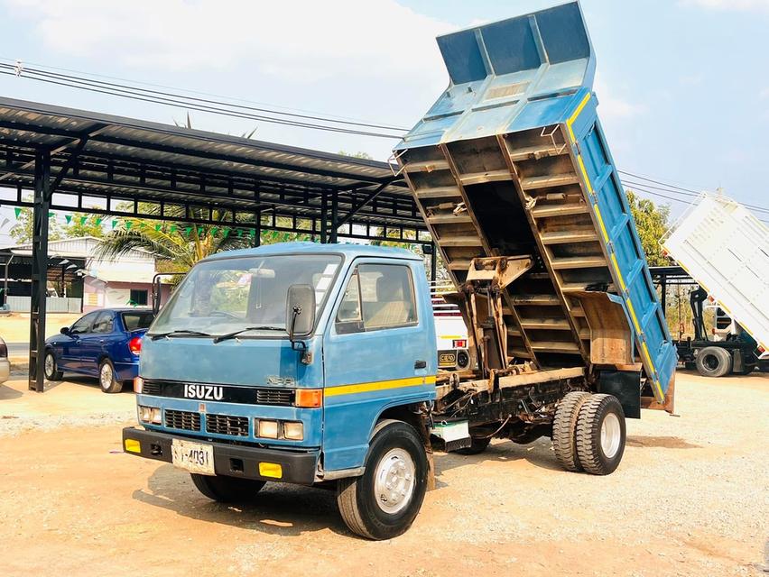 รถบรรทุก 6 ล้อดั้มพ์ ISUZU NPR 115HP