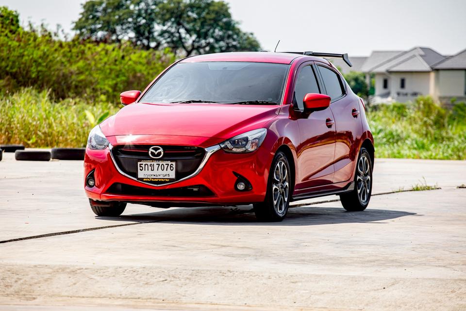 Mazda2 1.5 XD Highplus Sport ดีเซล รุ่นท๊อป ปี 2015 สีแดง