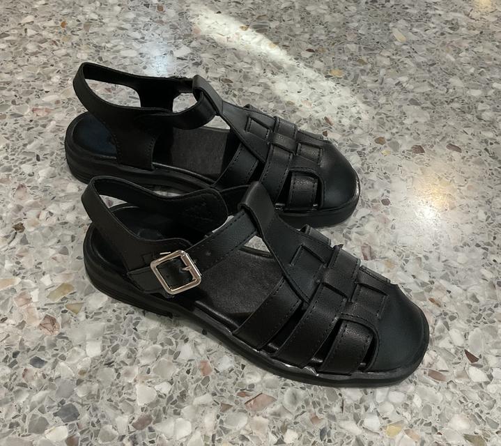 รองเท้ามือ2, รองเท้าแตะหนังรัดส้น