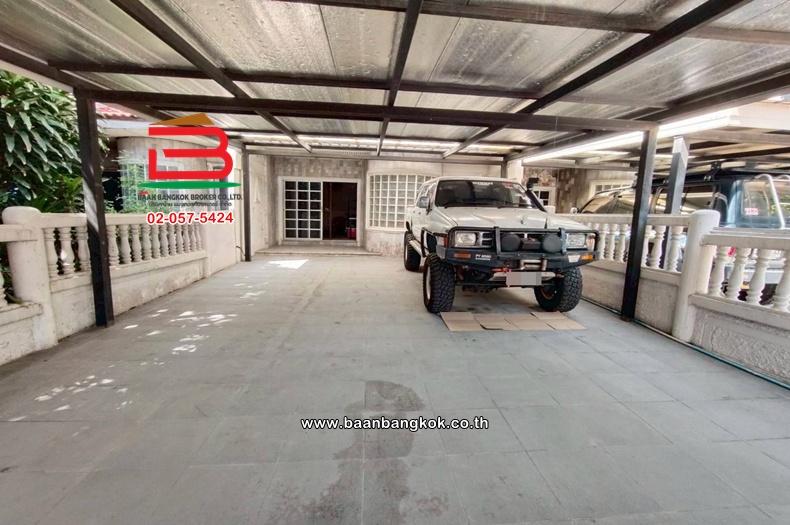 ทาวน์โฮม เนื้อที่ 36.3 ตร.ว. หมู่บ้านประยูรทอง 8 (สุขาภิบาล 5 ซอย 12/1), ใกล้เพลินนารี่มอลล์ ถนนสุขาภิบาล 5 แขวงท่าแร้ง เขตบางเขน 3