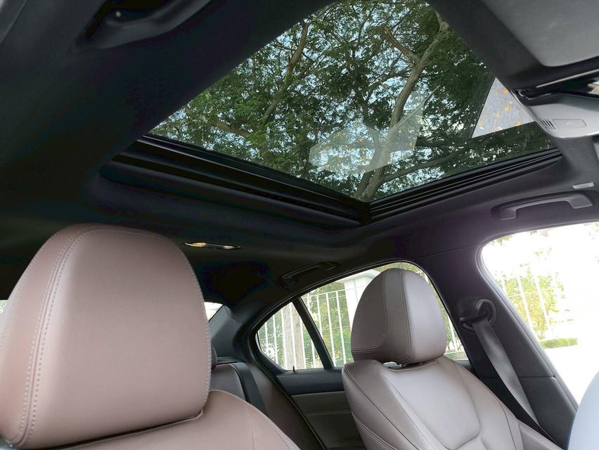 BMW 330e M-Sport ( G20 ) รูปที่ 15