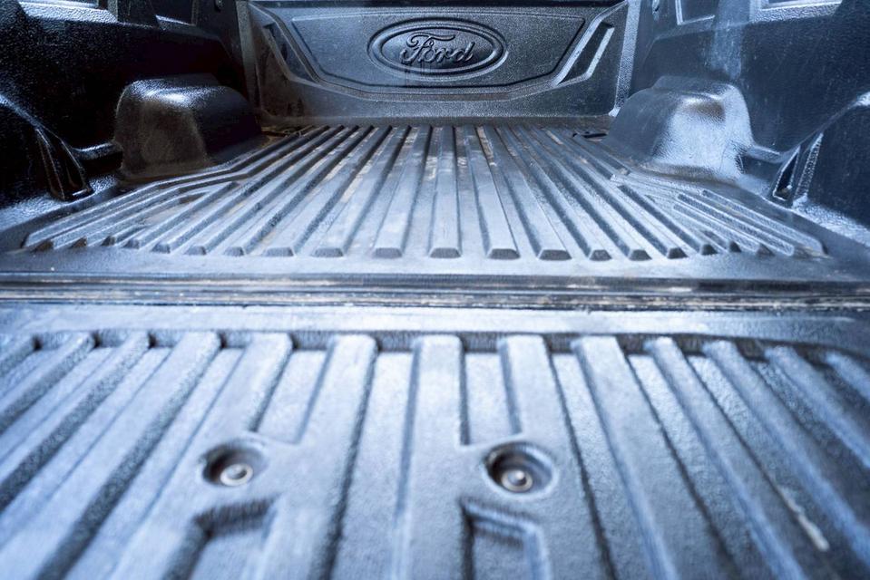 FORD RANGER 2.2 XLT เกียร์ AT ปี 2019 สีดำ โฉม HI-RIDER OPEN CAB รูปที่ 12