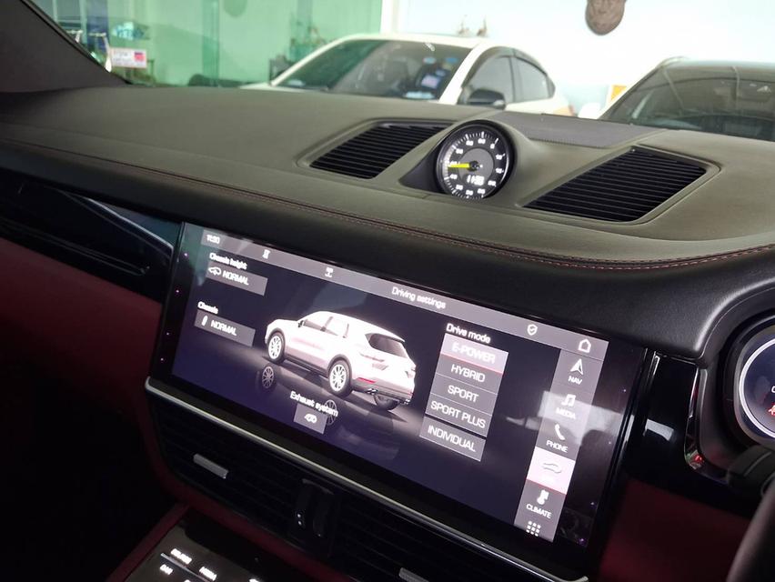 ปี2021แท้ Porsche Cayenne E-Hybrid 3.0 ท็อปสุด ประตูดูด รูปที่ 12