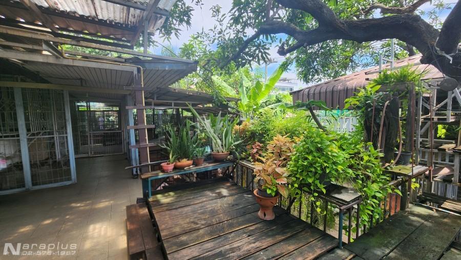 68121188 : ขายบ้านเดี่ยว 2 ชั้น พร้อมสวนลอยฟ้า สามารถทำธุรกิจร้านอาหารได้ ขนาด 75  ตารางวา  หมู่บ้าน สีวลี 10