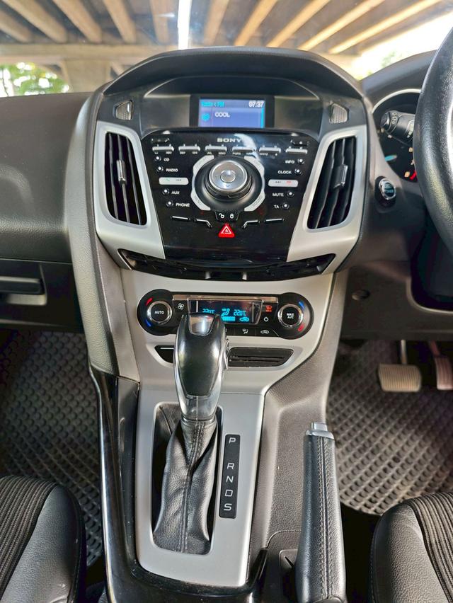 Ford Focus 2.0 S Hatchback AT ปี 2013 13