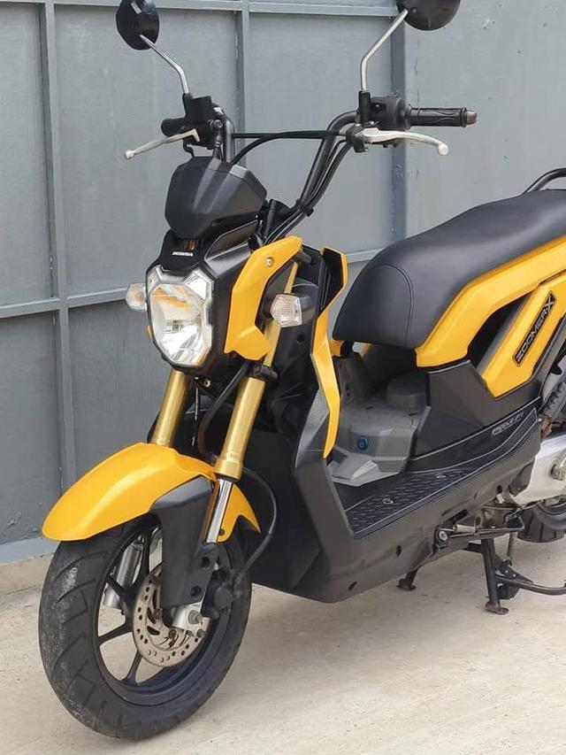 Honda Zoomer X สีเหลือง 4