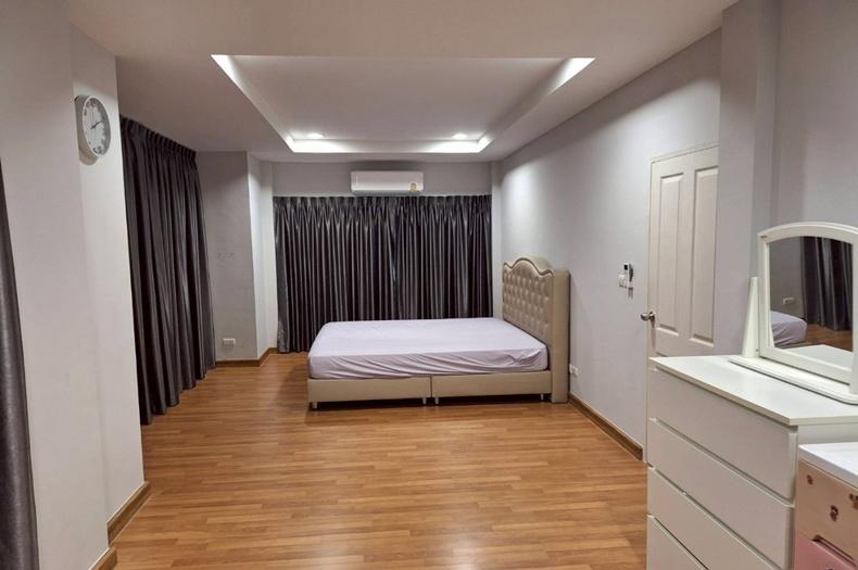 บ้านเดี่ยว เดอะเซนโทร วัชรพล-สุขาภิบาล 5 (The Centro Watcharapol) สุขาภิบาล 5 เนื้อที่ 60 ตร.ว (สุขาภิบาล 5 ซอย 76) ใกล้ไปรษณีย์ไทยสายไหม เขตสายไหม 7